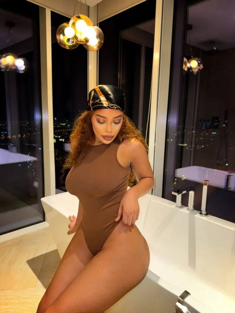 Model Rina