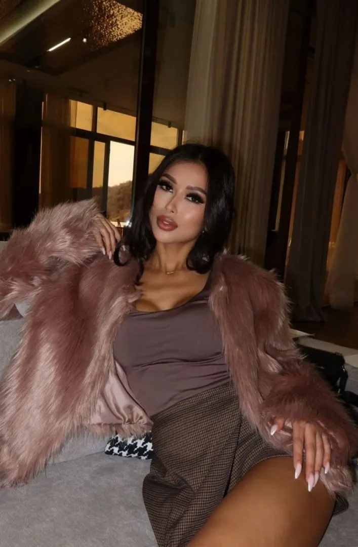 Model Irina
