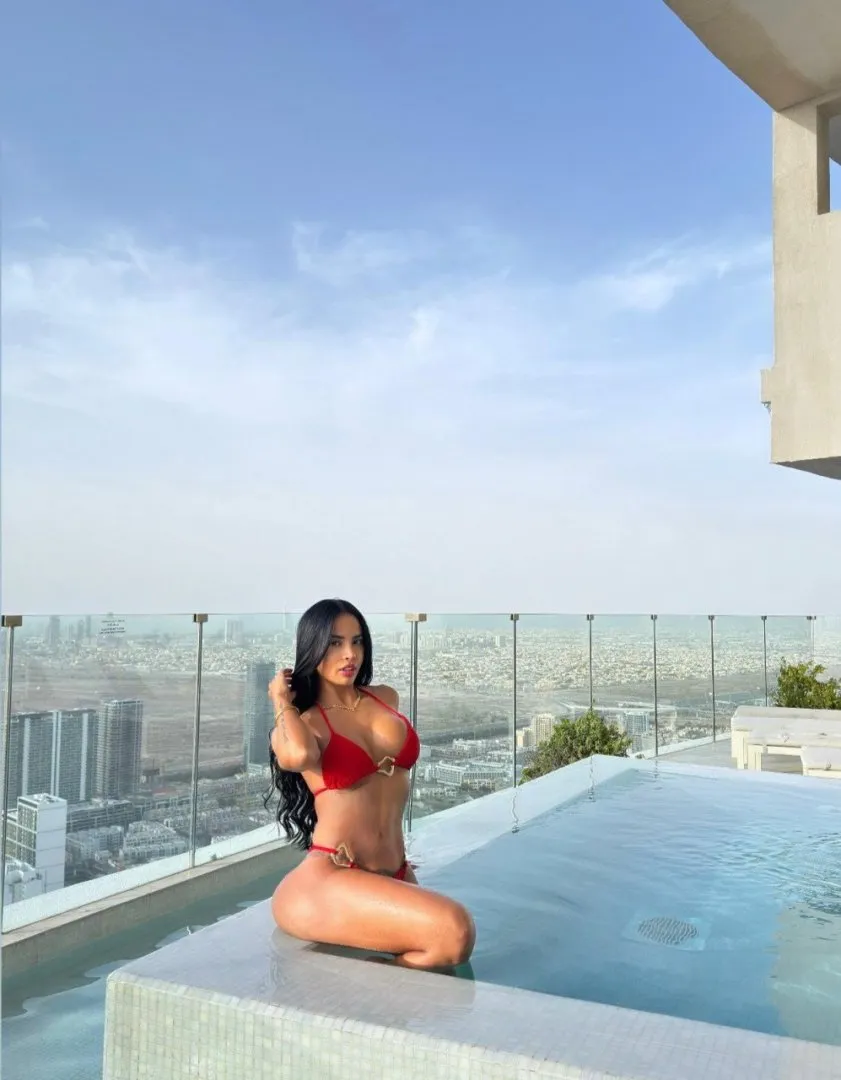 Model Mari