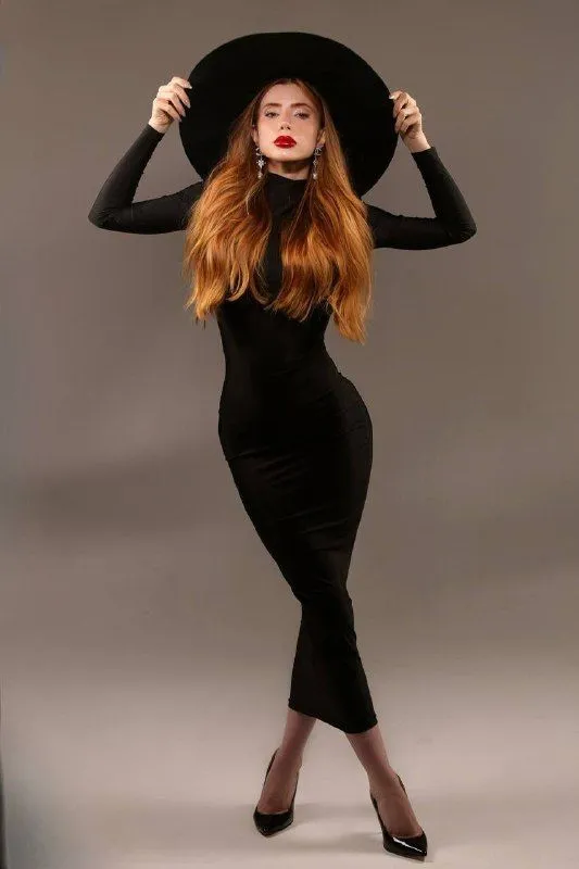 Model Noor