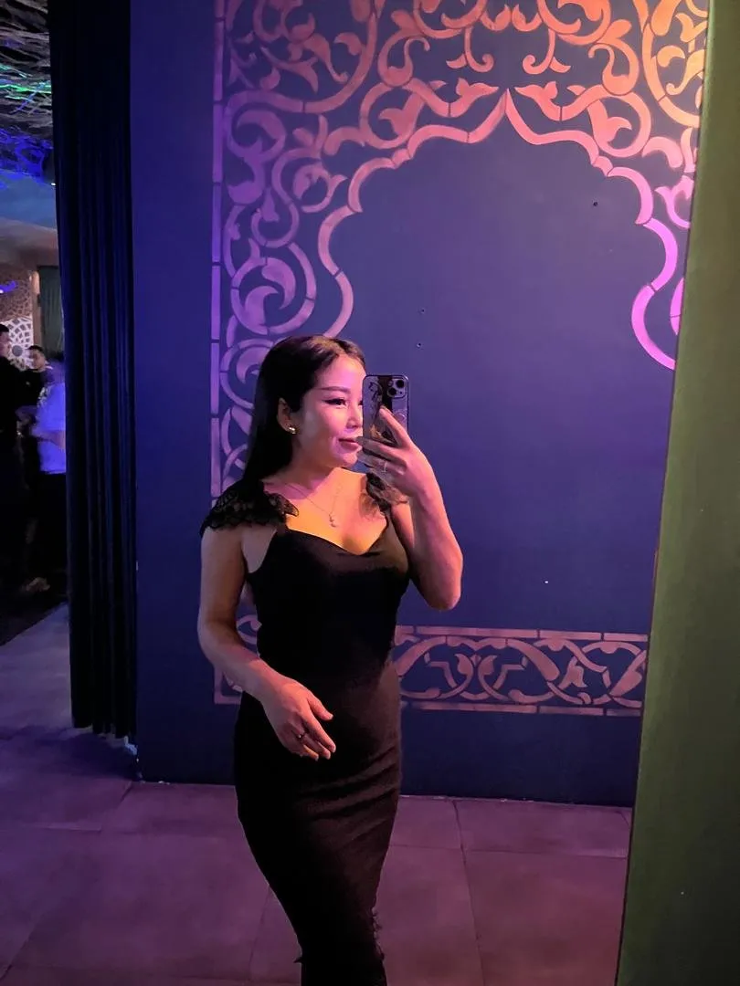 Model Nora